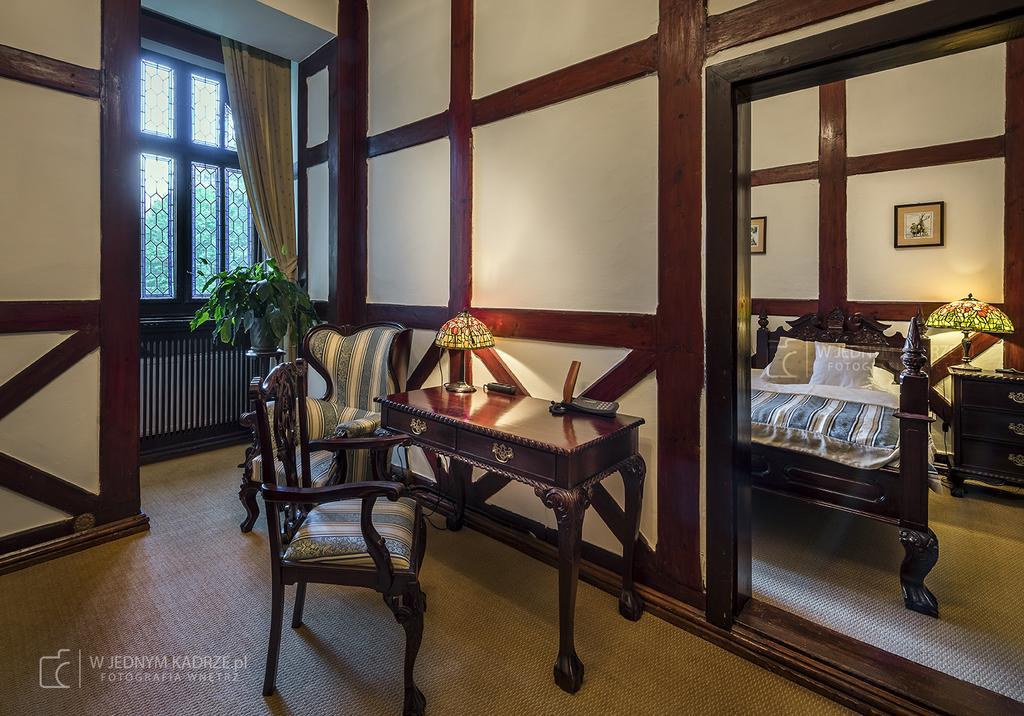 Hotel Noma Residence Zameczek Mysliwski Promnice Kobiór Kültér fotó