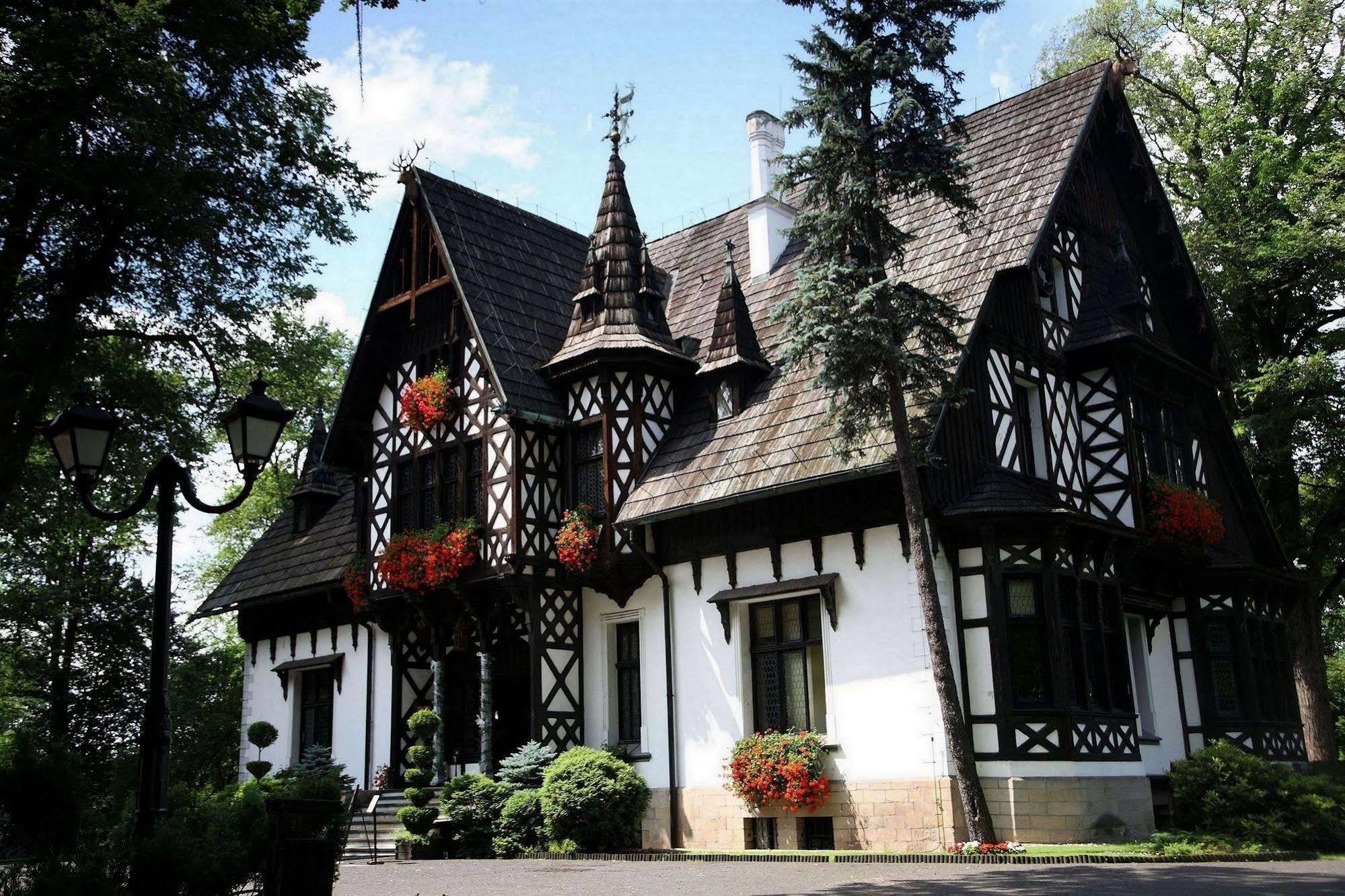 Hotel Noma Residence Zameczek Mysliwski Promnice Kobiór Kültér fotó