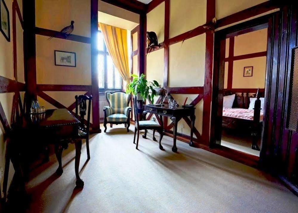 Hotel Noma Residence Zameczek Mysliwski Promnice Kobiór Kültér fotó